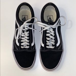 VANS - new black & white “old skool” MENS